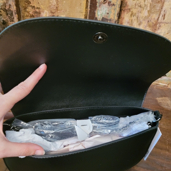 NWT black purse with shoulder strap - Picture 6 of 9